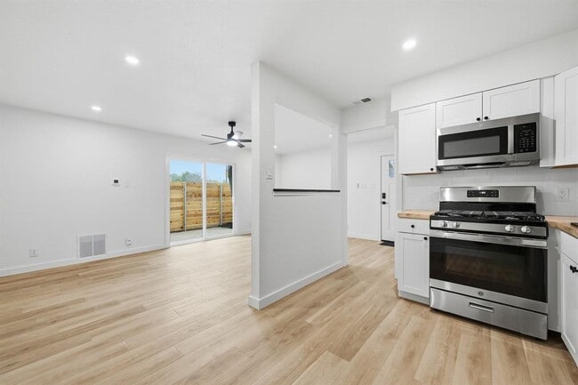 Building Photo - 4908 West Gate Blvd