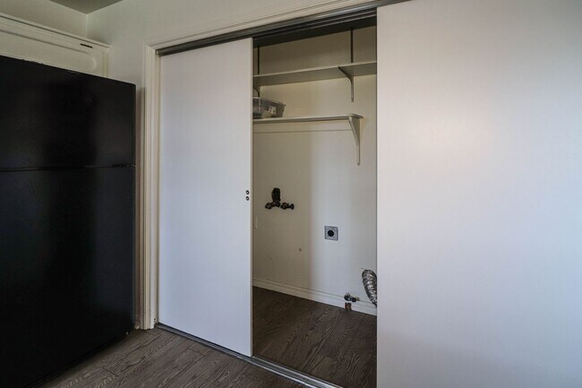 Building Photo - Located in South Tulsa - 3 Bedroom Home!!