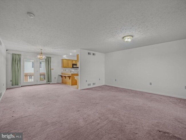 Building Photo - 73 Garden Dr