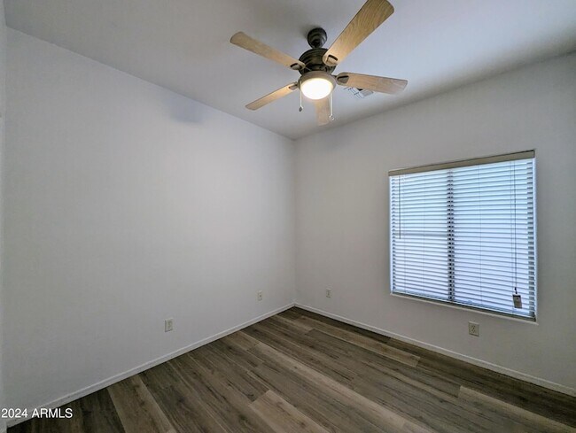 Building Photo - 1530 E Branham Ln