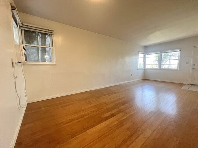 Building Photo - 11414 Loma Vista Dr