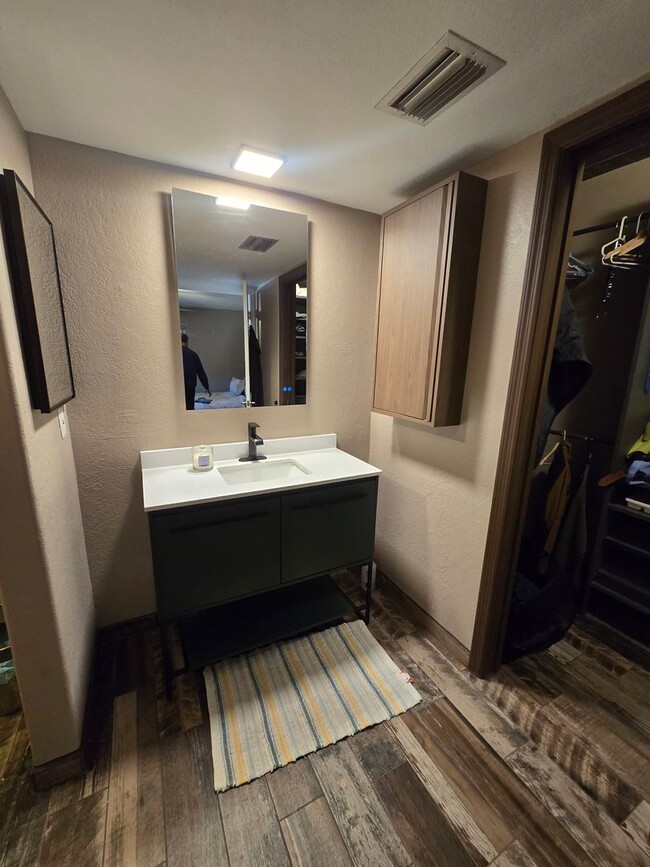 Building Photo - Furnished, 1-Year Long-Term Rental **Leasing Special $750 off 1st month rent with a year lease**