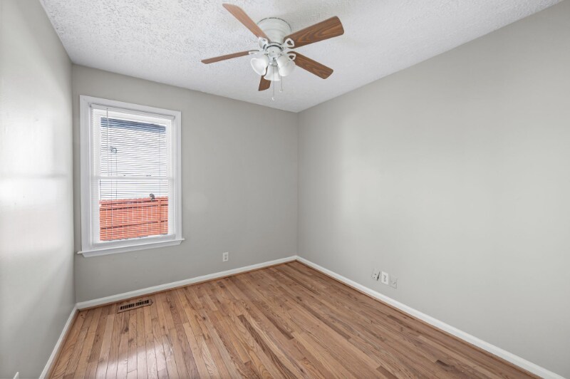 Building Photo - 3600 Burwick Pl