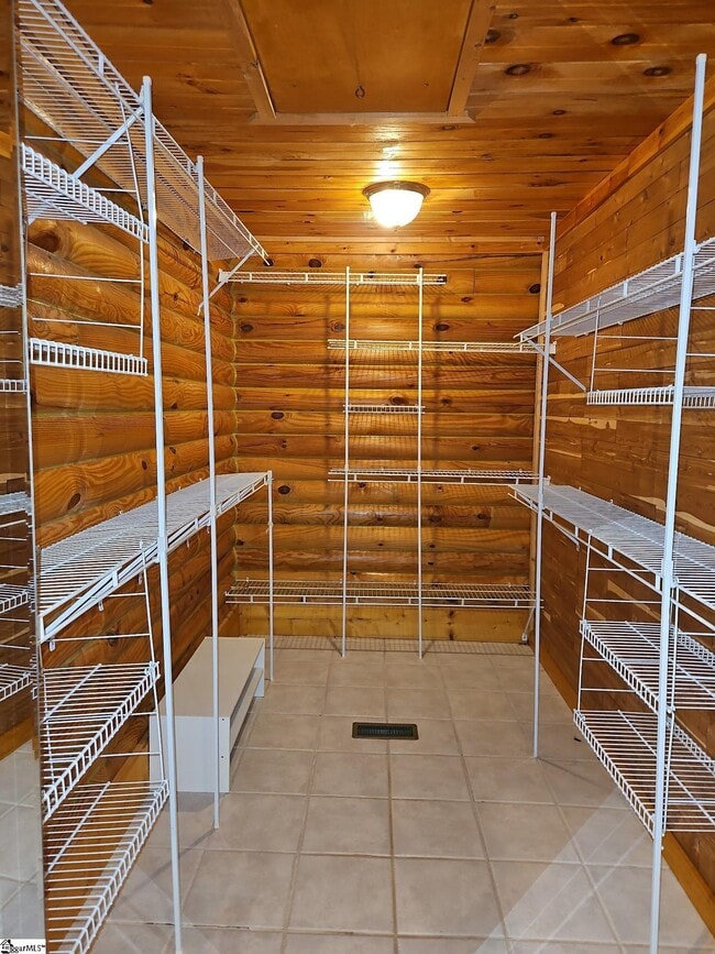 Building Photo - 121 Cater Dr