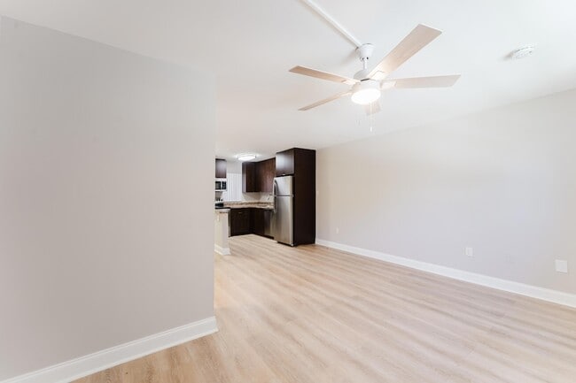 Building Photo - 650 SW 2nd Ave