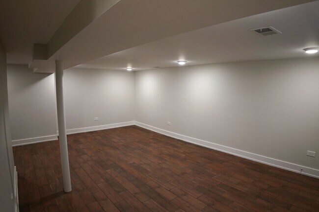 Building Photo - 148 Maple Ave