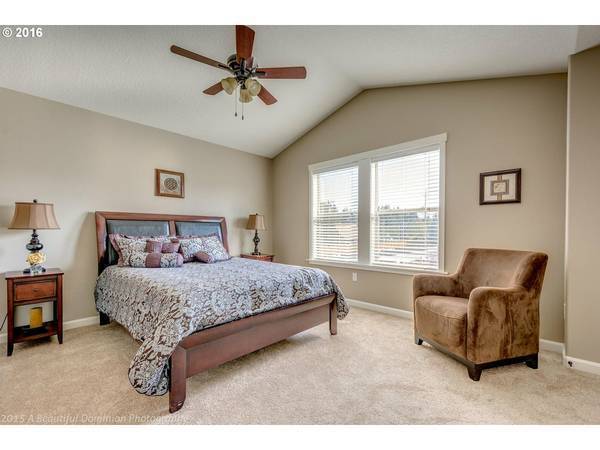 Building Photo - HALF OFF OCTOBER!  Beautiful Luxury Home f...