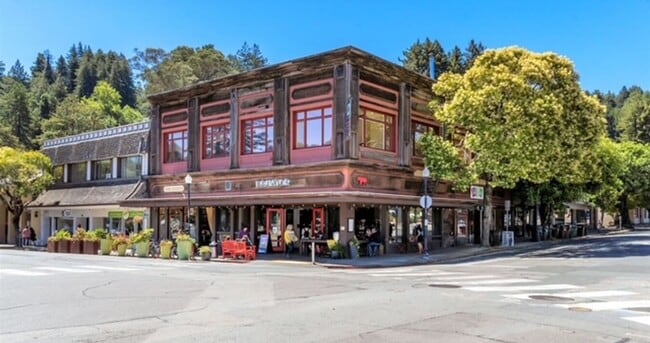 Building Photo - Charming Mill Valley Home Available ~ Walk Downtown ~ Great Location
