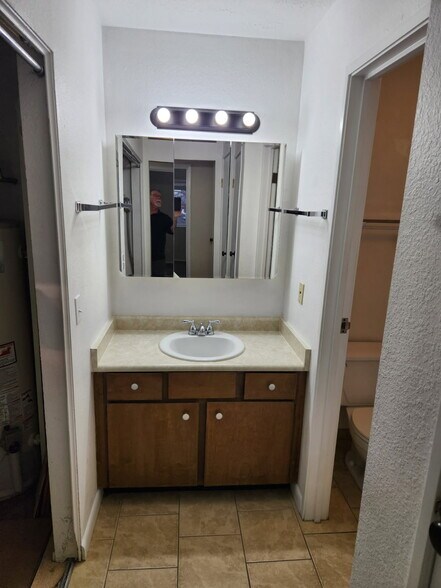 Building Photo - 100 E 600 S