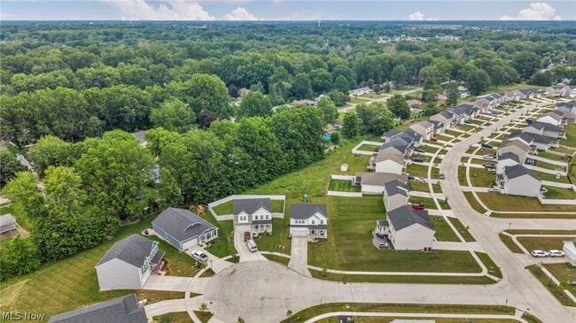 Building Photo - 704 Maple Hollow Ct