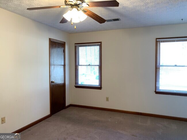 Building Photo - 1107 Booth Ct SW