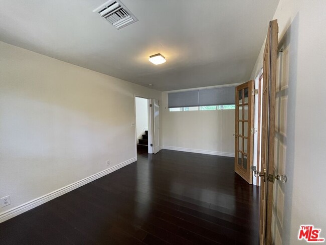 Building Photo - 5320 Palm Dr