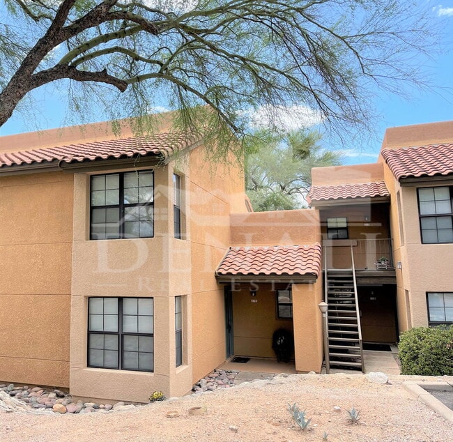 Building Photo - 6651 N Campbell Ave