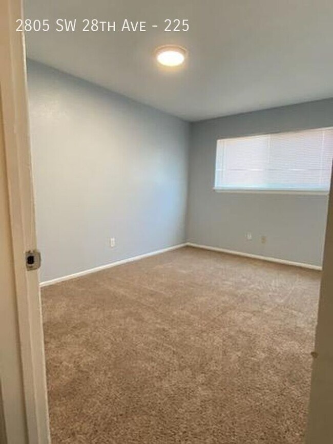 Building Photo - 2805 SW 28th Ave