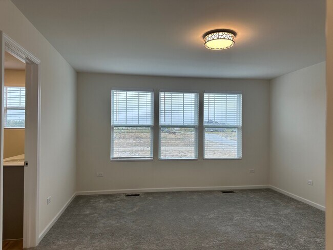 Building Photo - 2204 Horseshoe Cir