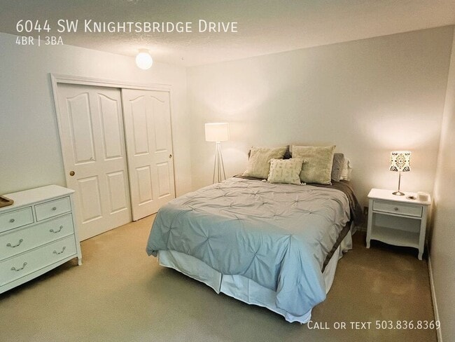 Building Photo - 6044 SW Knightsbridge Dr