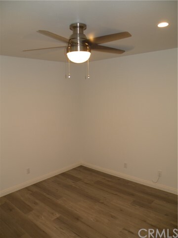 Building Photo - 40 Streamwood