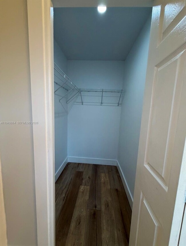 Building Photo - 706 S F St