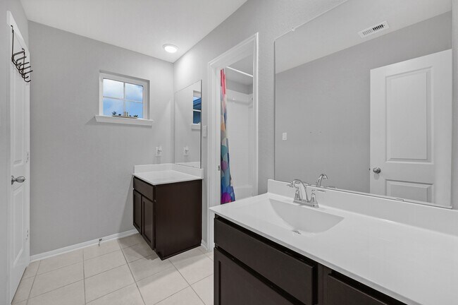 Building Photo - 2509 Ocean Key Dr
