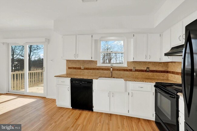 Building Photo - 5400 Curly Hill Rd
