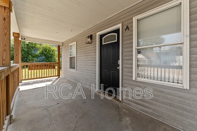 Building Photo - 118 N State Ave