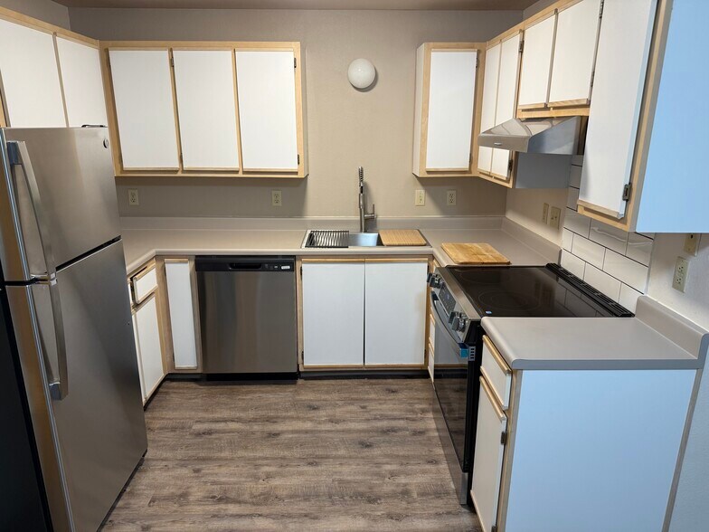 Kitcheb - Rose City Center Apartments - 55 and Over