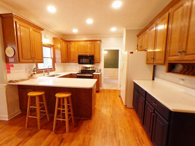 Building Photo - 4 Bedroom 2.5 Bath Home in Powhatan Secondary