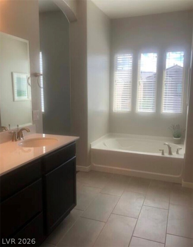 Building Photo - 1126 Bradley Bay Ave