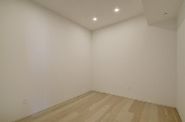 Building Photo - 301 West Ave