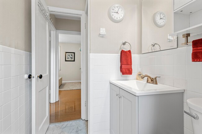 Building Photo - 6620-22 Wise Ave