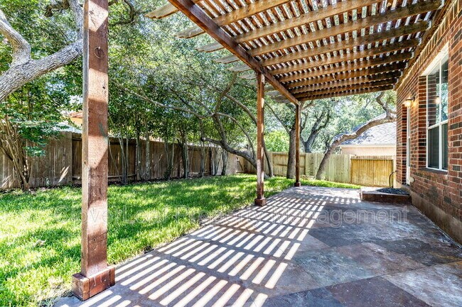 Building Photo - 9107 Los Sonoma Rio