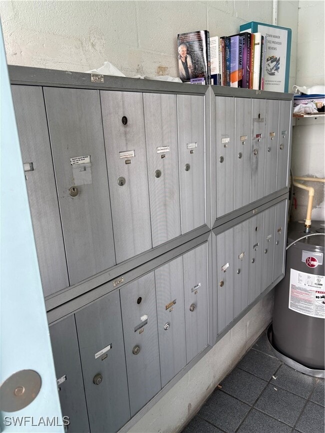 Building Photo - 1021 3rd St S