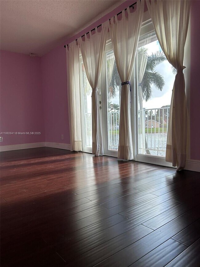 Building Photo - 4871 SW 103rd Ave