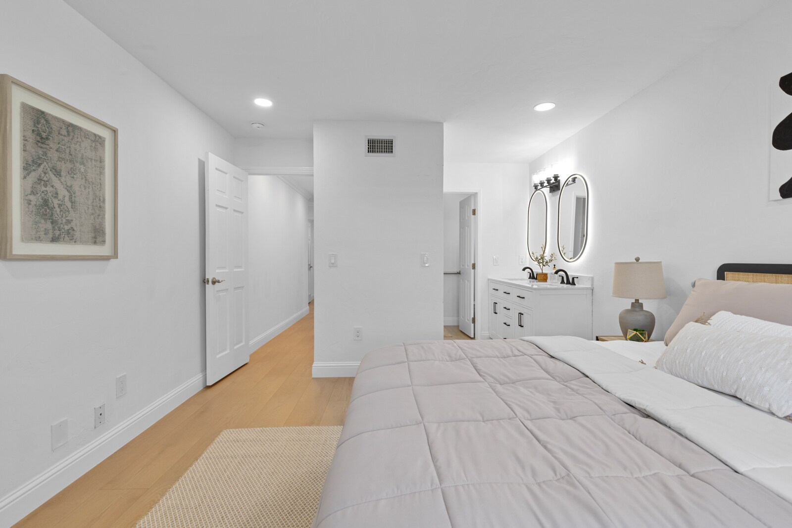 Building Photo - 17131 Autumn Cir