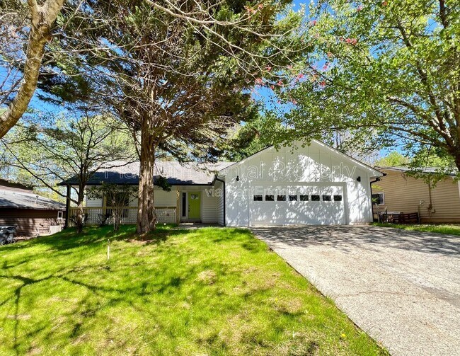 Primary Photo - 1331 Buttercup Ct