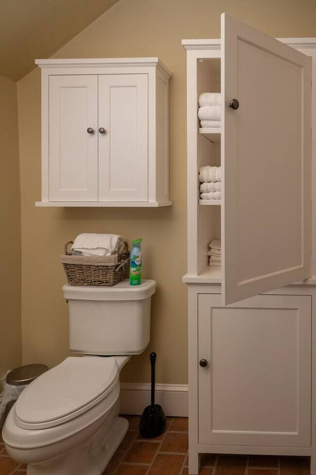 Building Photo - ***Furnished***Charming Historical Home for Lease in Downtown Winston-Salem