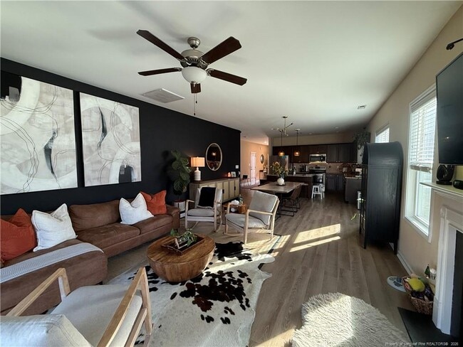 Building Photo - 2040 Stonewash Dr