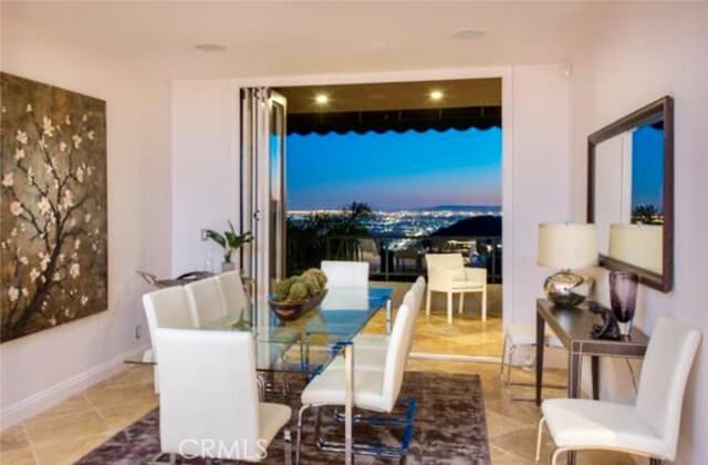 Building Photo - 7218 Mulholland Dr