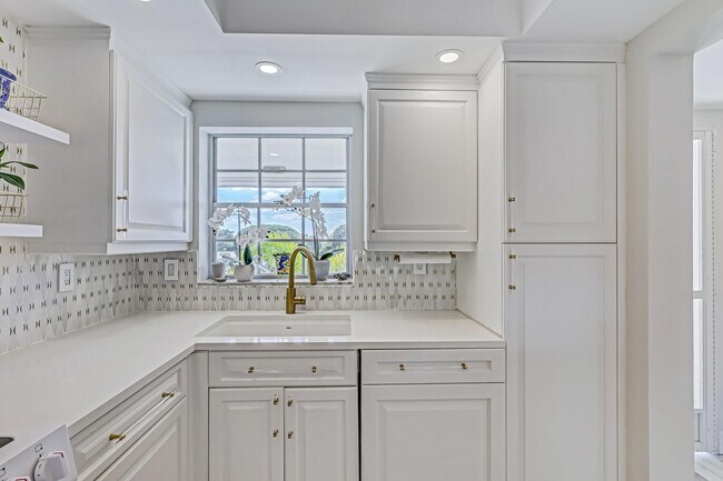 Building Photo - 1130 Sugar Sands Blvd
