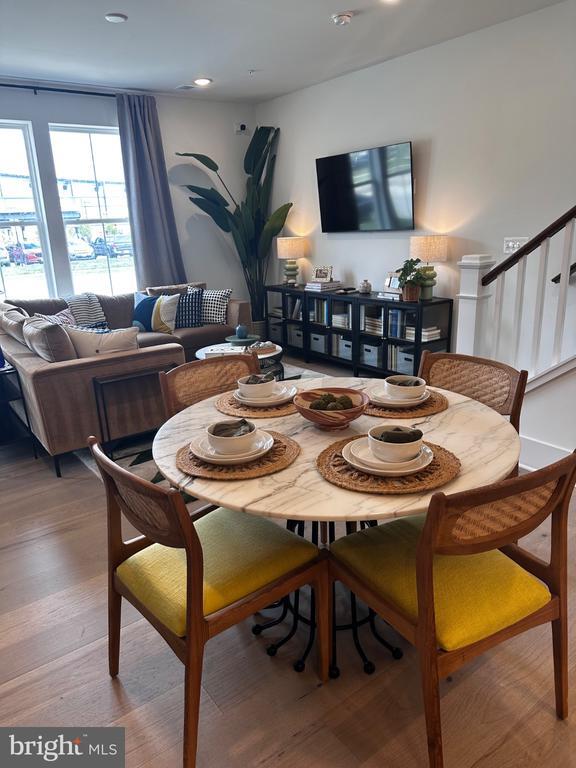 Building Photo - 2504 W Peninsula Dr