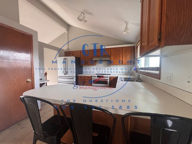 Building Photo - 8054 Redick Ave