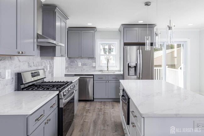 Building Photo - 3547 Finlaw Ave