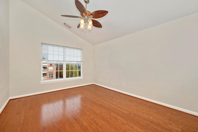 Building Photo - Elevator Condo in Frederick Pent House Level