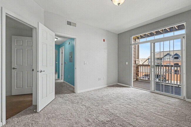 Building Photo - Charming Englewood Condo | 2 Bedrooms, Covered Parking & Community Pool