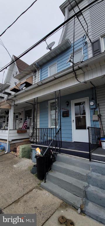 Building Photo - 939 W Pine St