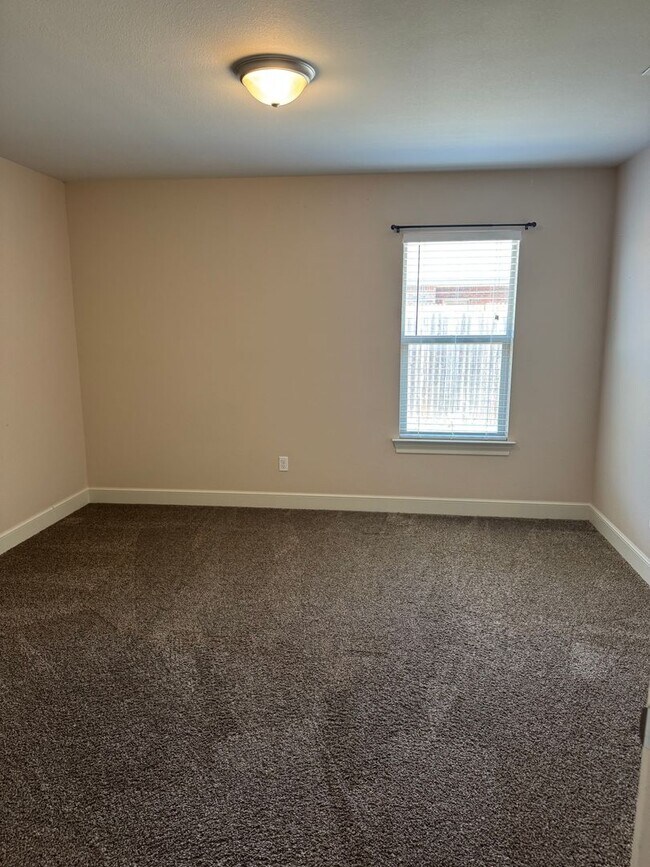 Building Photo - 9803 Avenue V