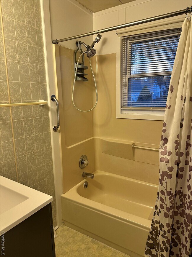 Building Photo - 517 Flint St