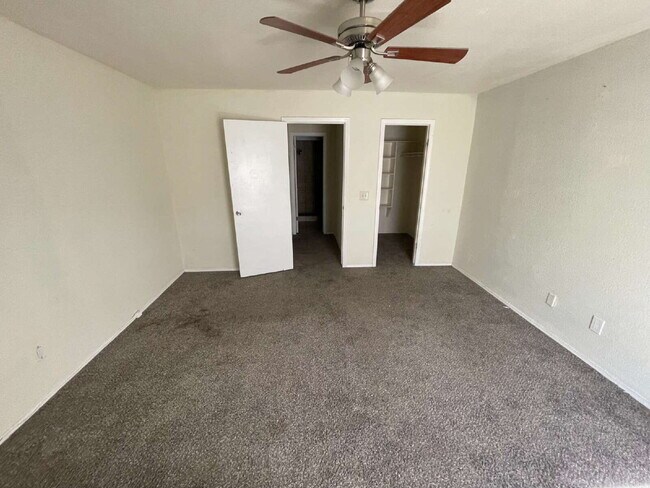 Building Photo - 3-Bedroom Duplex