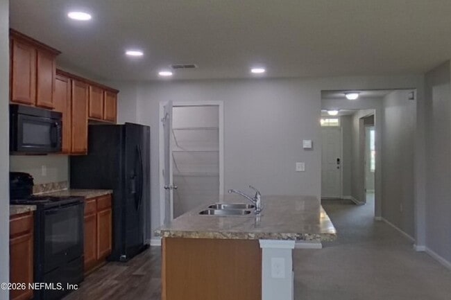 Building Photo - 2210 Pebble Point Dr