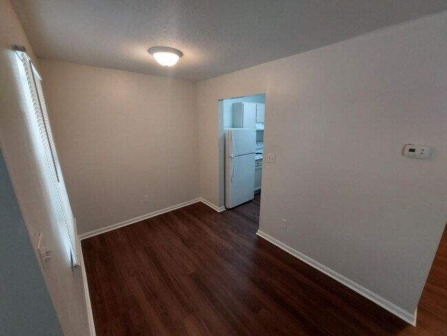 Building Photo - 427 S Main St